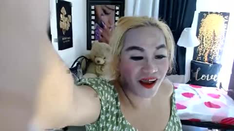 hugecockgoddessx online show from April 4, 12:20 am