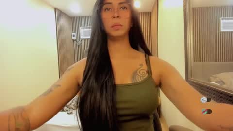 Snapshot of hugecockgoddessxxx chatting on December 30, 11:04 am Queen karen grey online show from December 30, 11:04 am