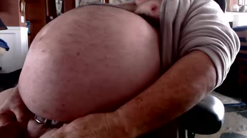 Snapshot of hugehairybeergut chatting on January 24, 9:15 pm Huge Hairy Beergut online show from January 24, 9:15 pm