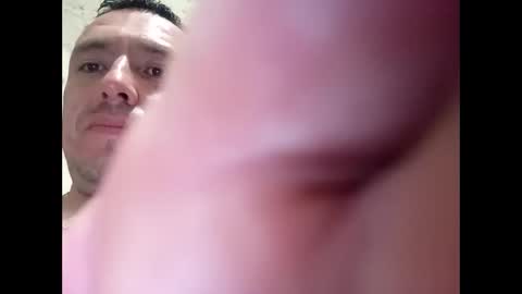 Snapshot of hugopaqui57 chatting on April 28, 1:15 am hugopaqui57 online show from April 28, 1:15 am