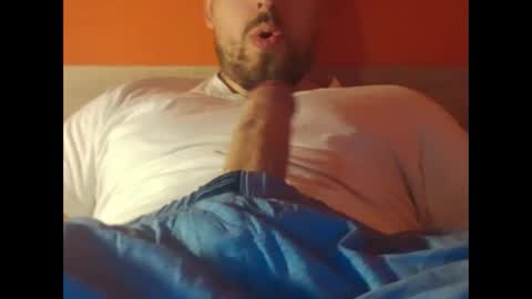 Snapshot of hugothewood1001 chatting on December 1, 8:31 pm hugothewood1001 online show from December 1, 8:31 pm