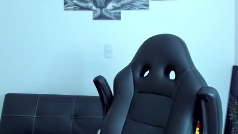 Snapshot of humber_eli chatting on January 15, 3:33 am Eli online show from January 15, 3:33 am