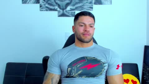 Snapshot of humber_eli chatting on January 28, 3:15 am Eli online show from January 28, 3:15 am