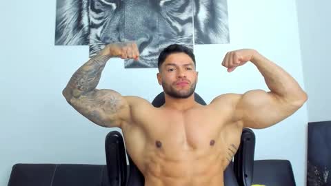 Snapshot of humber_eli chatting on October 9, 10:52 pm Eli online show from October 9, 10:52 pm