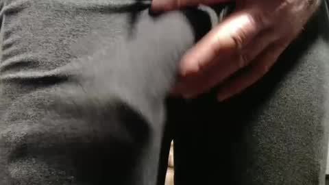 Snapshot of hung_hot_fit10 chatting on October 5, 2:32 am Big uncut cock dripping online show from October 5, 2:32 am