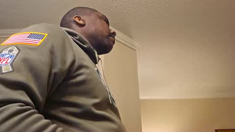 Snapshot of hungluv1 chatting on November 12, 1:06 am hungluv1 online show from November 12, 1:06 am