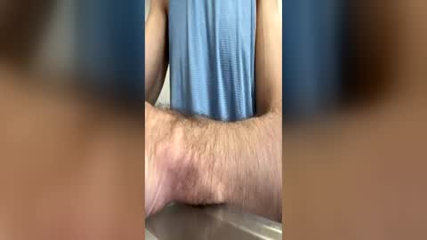 Snapshot of hungprinceboy chatting on June 17, 1:30 am hungprinceboy online show from June 17, 1:30 am
