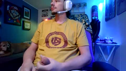 Snapshot of hungtxcock92 chatting on December 19, 2:51 am hungtxcock92 online show from December 19, 2:51 am