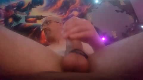 Hungwell138 online show from April 16, 8:15 am