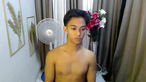 hunk_edward online show from May 4, 1:34 am