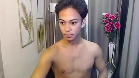 hunk_edward online show from May 27, 6:54 am
