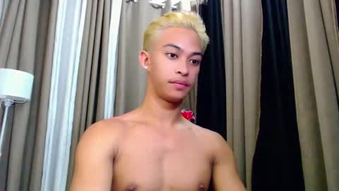Snapshot of hunk_edward chatting on June 11, 7:06 am hunk_edward online show from June 11, 7:06 am