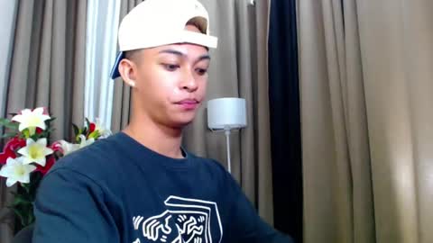 Snapshot of hunk_edward chatting on June 24, 8:57 am hunk_edward online show from June 24, 8:57 am
