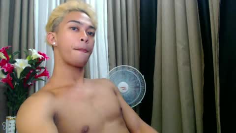 Snapshot of hunk_edward chatting on June 28, 7:14 am hunk_edward online show from June 28, 7:14 am