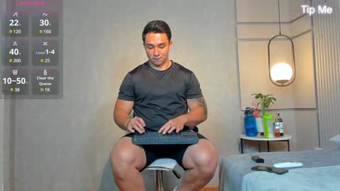 hunk_ryan online show from January 13, 12:45 pm