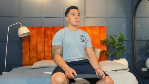 hunk_ryan online show from February 7, 12:50 pm