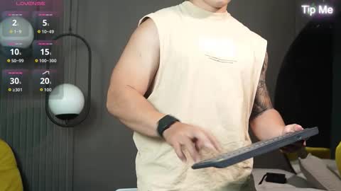 hunk_ryan online show from September 28, 7:52 pm