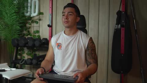 hunk_ryan online show from October 10, 1:43 pm