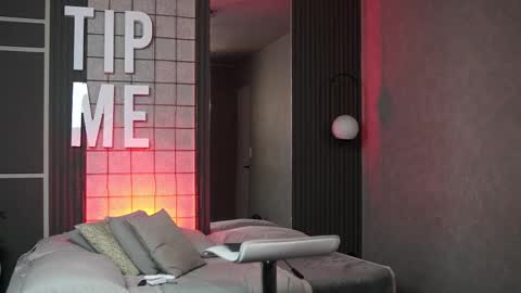 hunk_ryan online show from December 16, 1:05 pm