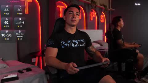 hunk_ryan online show from December 20, 1:07 pm