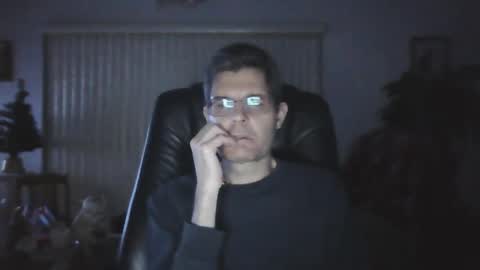 Snapshot of hunkmasclefad458 chatting on December 16, 4:23 am hunkmasclefad458 online show from December 16, 4:23 am