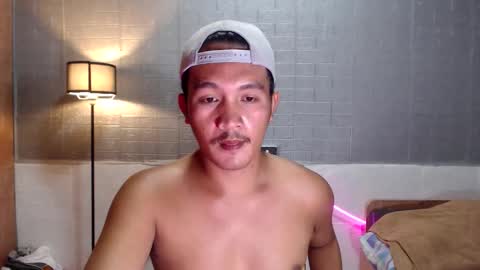 hunkylloyd online show from February 20, 3:03 am