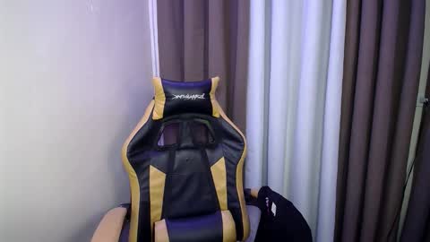 Snapshot of hunkyzeus chatting on June 5, 2:23 pm hunkyzeus online show from June 5, 2:23 pm