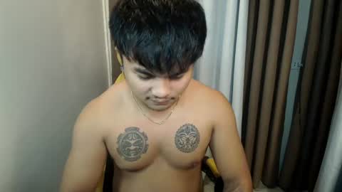 Snapshot of hunkyzeus chatting on June 11, 7:01 pm hunkyzeus online show from June 11, 7:01 pm