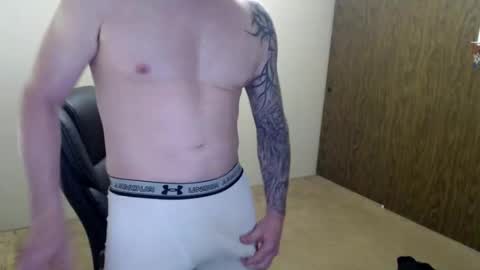 Snapshot of hunter_jayden7 chatting on April 20, 11:50 pm TypsyT7 online show from April 20, 11:50 pm