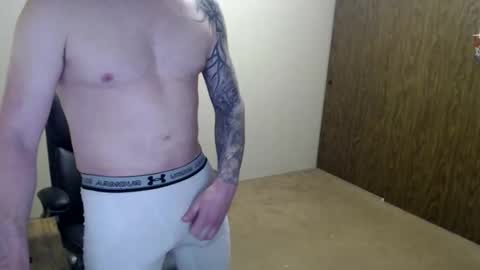 Snapshot of hunter_jayden7 chatting on April 22, 9:16 pm TypsyT7 online show from April 22, 9:16 pm