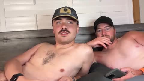 Snapshot of hunterbentleyy chatting on September 28, 3:34 am Hunter online show from September 28, 3:34 am