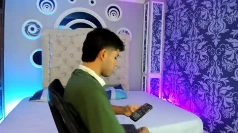 Snapshot of hunterwest06 chatting on May 19, 3:02 am Lucas online show from May 19, 3:02 am