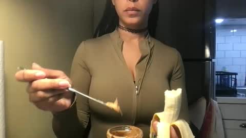 Goddess Hunyy online show from April 19, 10:45 pm