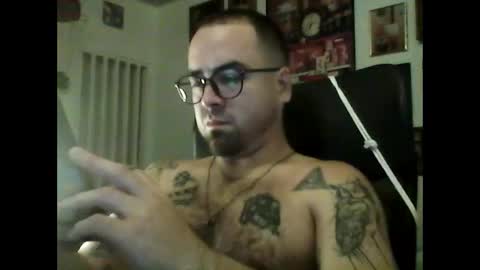 Snapshot of hurtadodirector chatting on February 16, 6:42 am hurtadodirector online show from February 16, 6:42 am