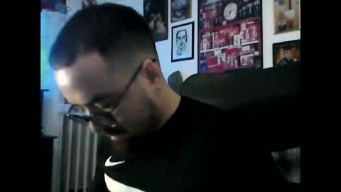 Snapshot of hurtadodirector chatting on April 6, 6:14 am hurtadodirector online show from April 6, 6:14 am