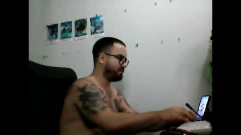 Snapshot of hurtadodirector chatting on April 11, 5:01 am hurtadodirector online show from April 11, 5:01 am
