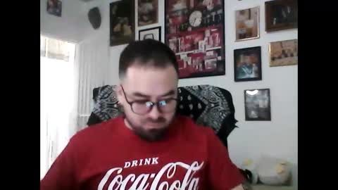Snapshot of hurtadodirector chatting on April 23, 1:07 am hurtadodirector online show from April 23, 1:07 am