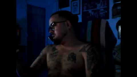Snapshot of hurtadodirector chatting on May 18, 7:25 am hurtadodirector online show from May 18, 7:25 am