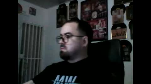 Snapshot of hurtadodirector chatting on June 1, 6:04 am hurtadodirector online show from June 1, 6:04 am