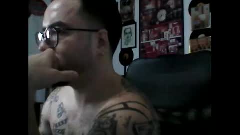 Snapshot of hurtadodirector chatting on June 2, 5:09 am hurtadodirector online show from June 2, 5:09 am