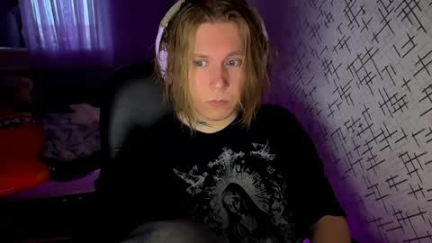 hurtqqq online show from May 19, 1:44 am