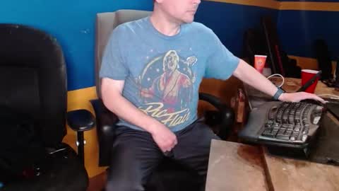 Snapshot of huskyguy chatting on February 15, 5:15 am Huskyguy online show from February 15, 5:15 am