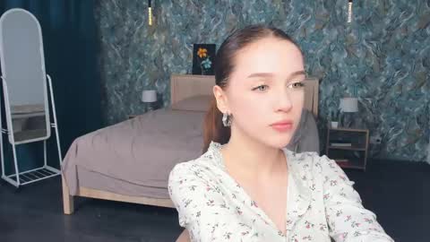 Snapshot of hwadwellingham chatting on June 8, 7:09 am Lily online show from June 8, 7:09 am