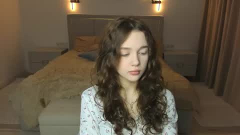 Snapshot of hwadwellingham chatting on July 13, 7:44 am Lily online show from July 13, 7:44 am