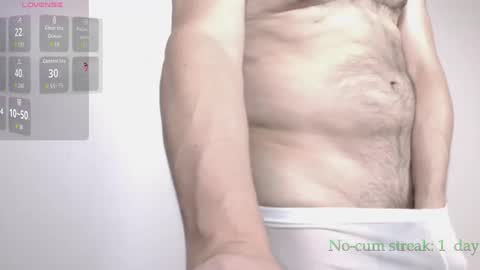 Snapshot of hxmister chatting on November 18, 12:05 am Andrew online show from November 18, 12:05 am