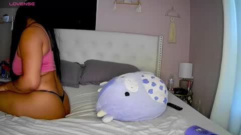 Snapshot of hxnnydrips chatting on February 6, 8:45 pm Leah online show from February 6, 8:45 pm