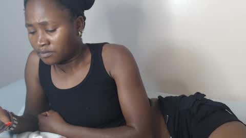 hyacinth_b online show from July 6, 6:43 pm