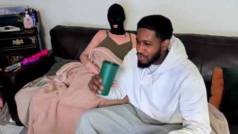 Snapshot of hydroblack chatting on February 8, 3:21 am HydroBlack online show from February 8, 3:21 am