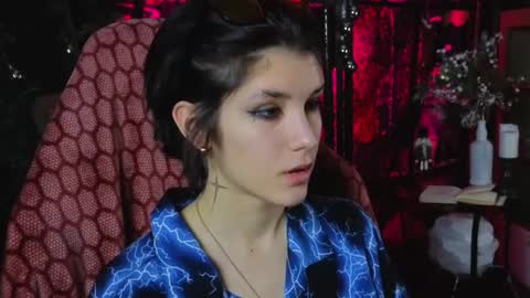 Snapshot of hyeon_jin chatting on January 6, 8:39 pm Hyeon Jin online show from January 6, 8:39 pm