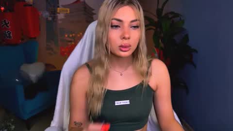 Snapshot of hyileyclark chatting on February 24, 9:18 am hyileyclark online show from February 24, 9:18 am